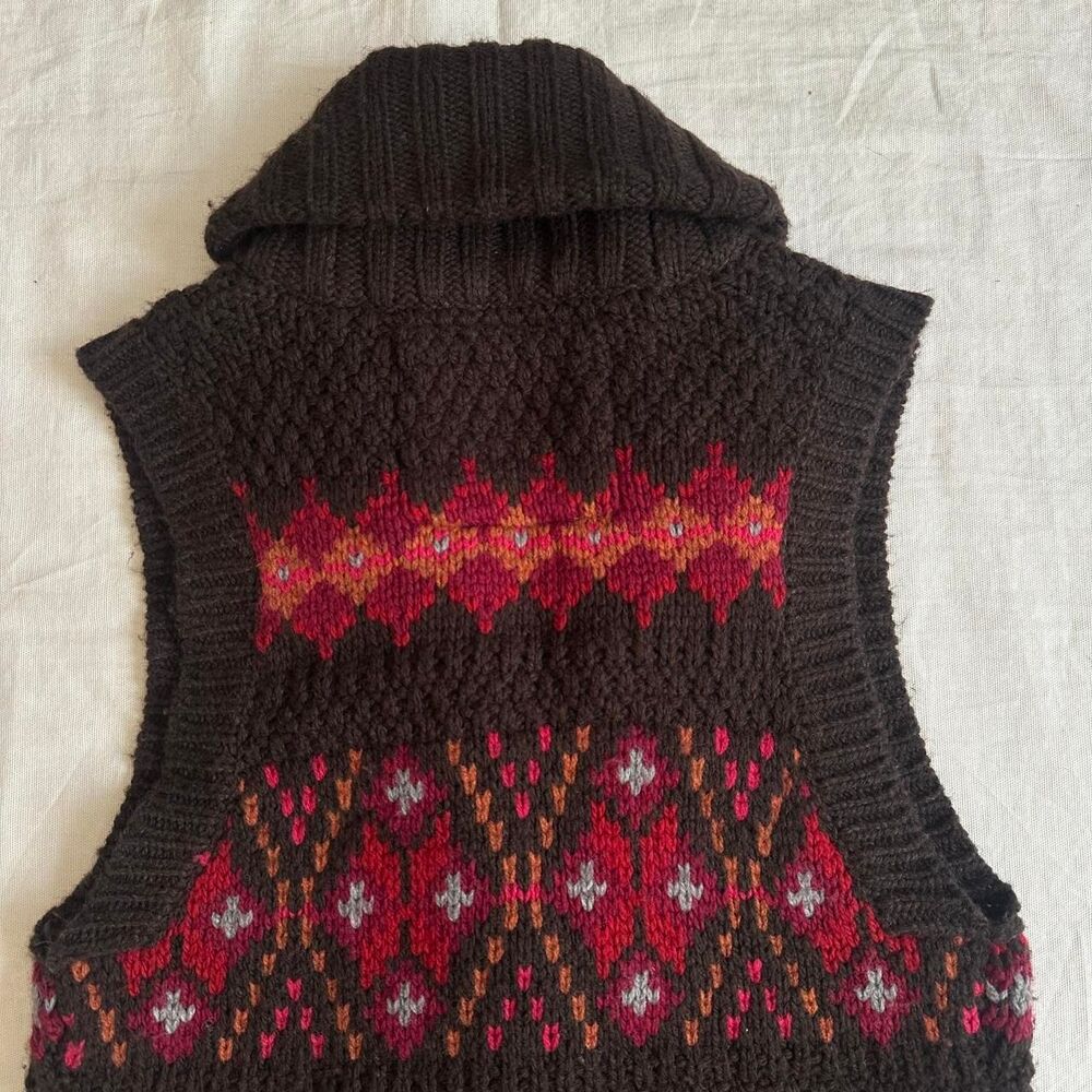 Abercrombie & Fitch Brown and Red Knit Sweater Vest Size Small - Picture 7 of 8